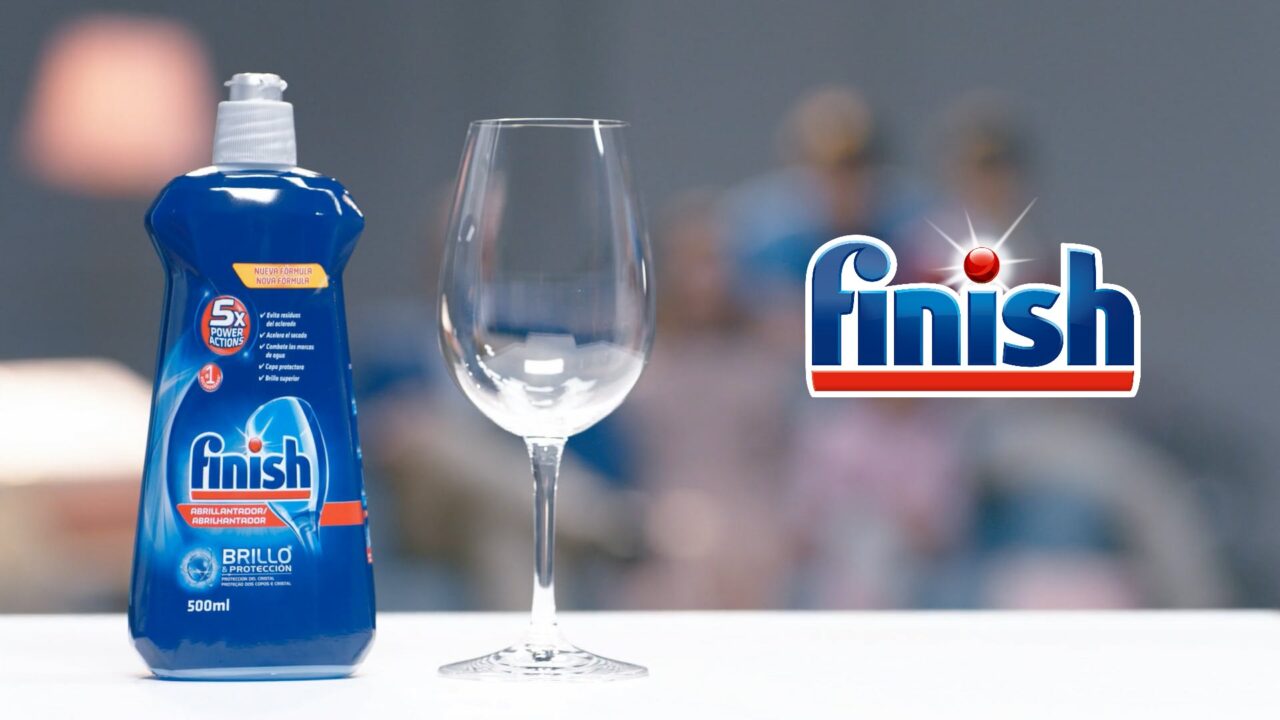 Técnico de sonido directo Nicolás Celery, publicidad para Finish, dirigido por Sergio Piera. Producido por Albiñana Films